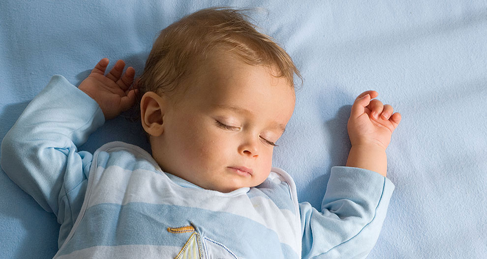 Безпечне положення для сну Вашого малюка